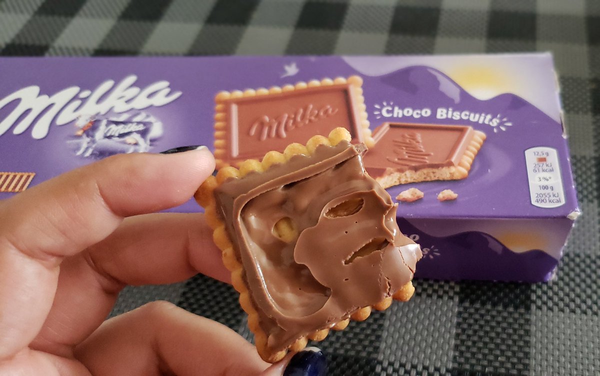 kenamorgan's tweet photo. Ahora un postre. (I love @Milka_ES ) #chocobiscuits https://t.co/0ExRTbVFJ4