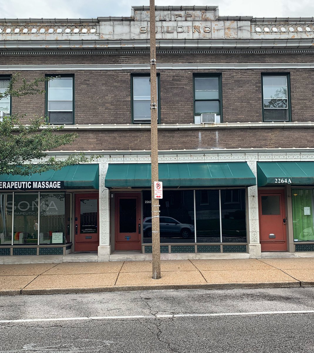 WhatIfSTL's tweet photo. What if 2262 Compton in @ComptonHeights was a vinyl shop? #whatifstl https://t.co/zVvfkLB133