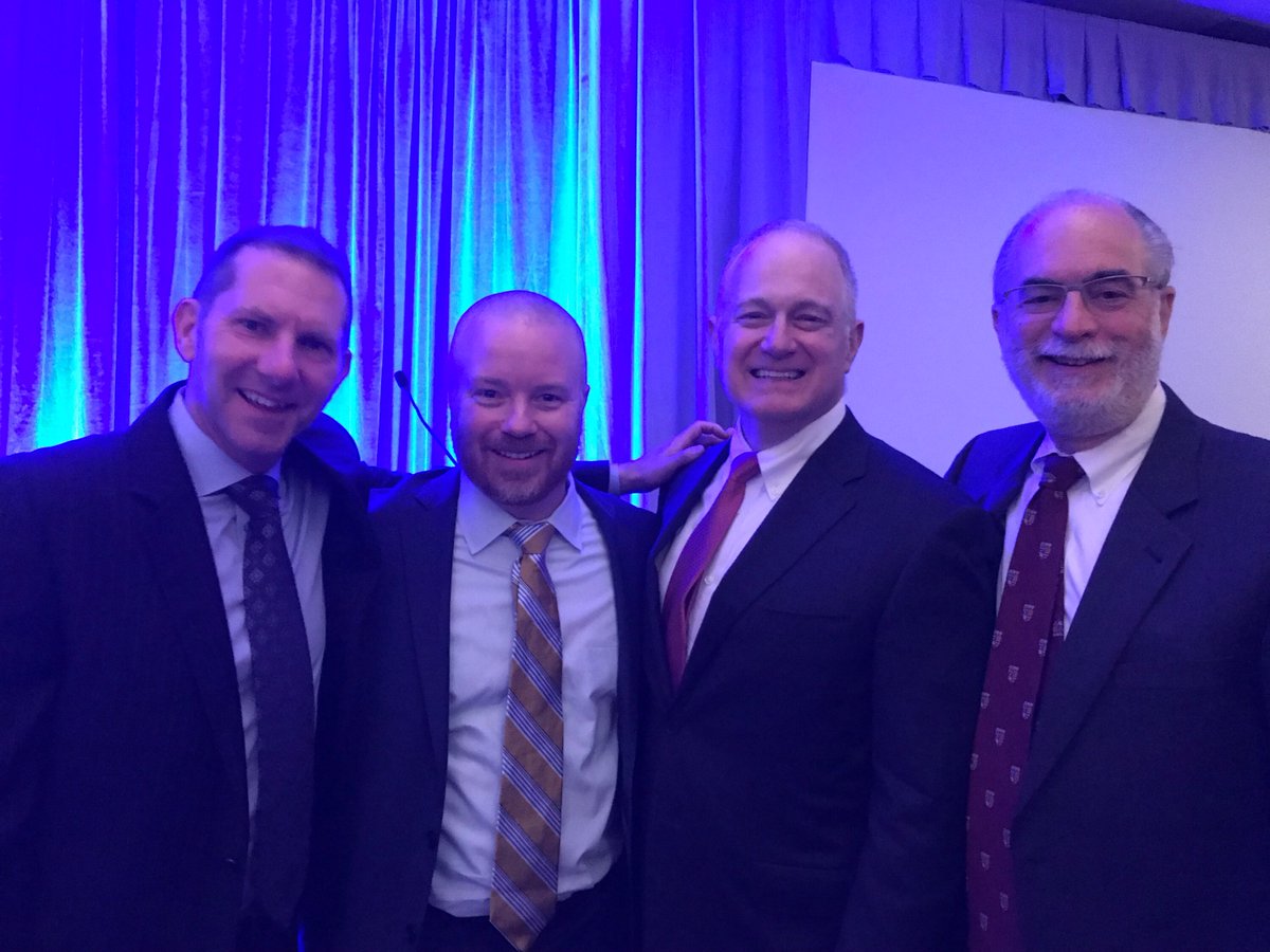 Lots of Emergency Medicine experience in this photo....especially towards the right <a href="/EMRES_MGHBWH/">HAEMR</a> #greatmentors
