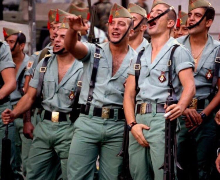 ガルパン最終章第２話に出て来る青師団高校の制服のモチーフはスペイン義勇軍 2ページ目 Togetter