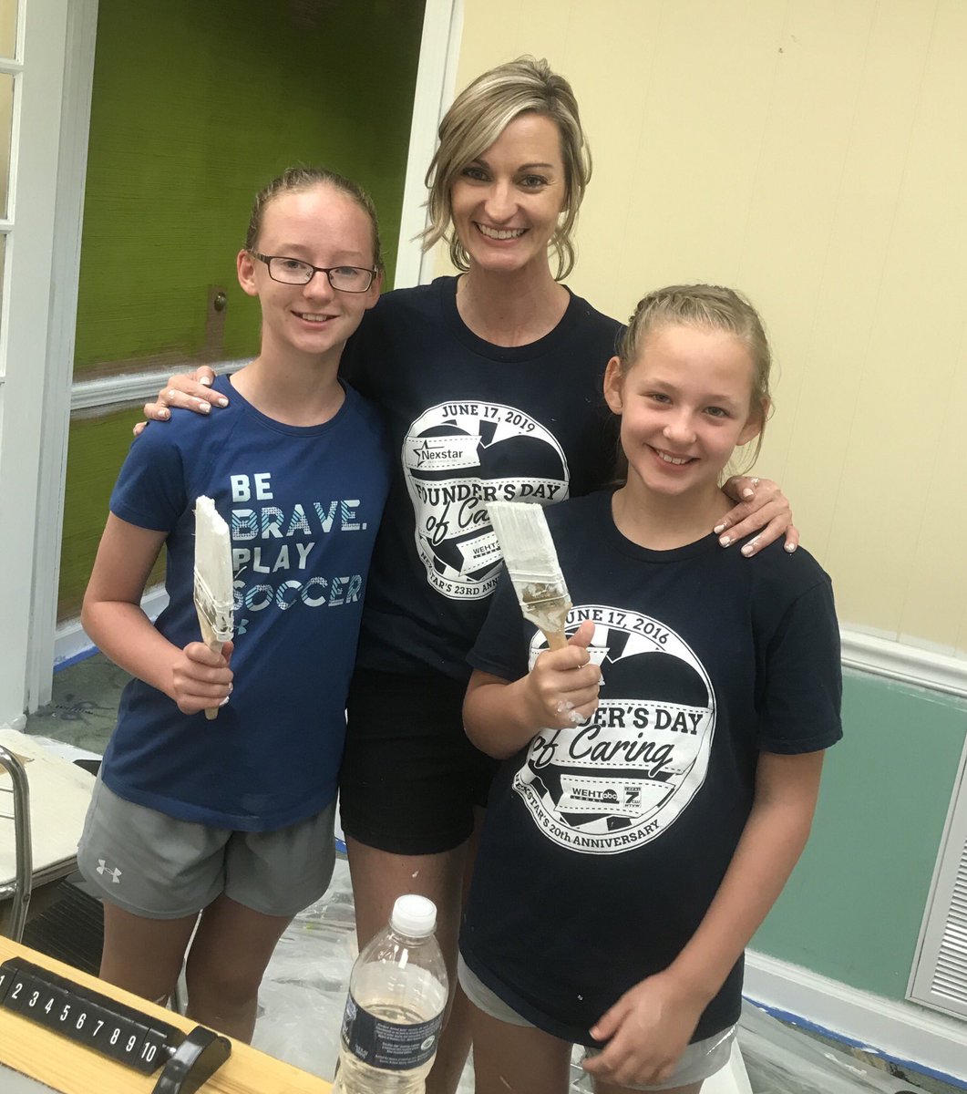 Stacey_B_May's tweet photo. Eyewitness News Founderβs Day of Caring at the Parenting Time Center π #NexstarCares #NexstarNation #EWNLocal https://t.co/l6N9vqPSUw