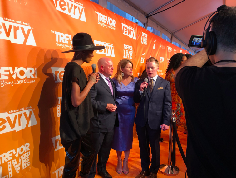 Excited to walk the red carpet at #TrevorLIVE with my family and celebrate this incredible organization. Watch the live stream
here: bit.ly/2WLiTNm #ProudtoBelong <a href="/EY_US/">EY US</a> <a href="/Caradelevingne/">💙</a> <a href="/KellyRipa/">Kelly Ripa</a> <a href="/MarkConsuelos/">Mark Consuelos</a> <a href="/EugeneLeeYang/">Eugene Lee Yang</a> <a href="/nicolebyer/">Nicole Byer aka peppa pig slut</a>
<a href="/TrevorProject/">The Trevor Project</a>