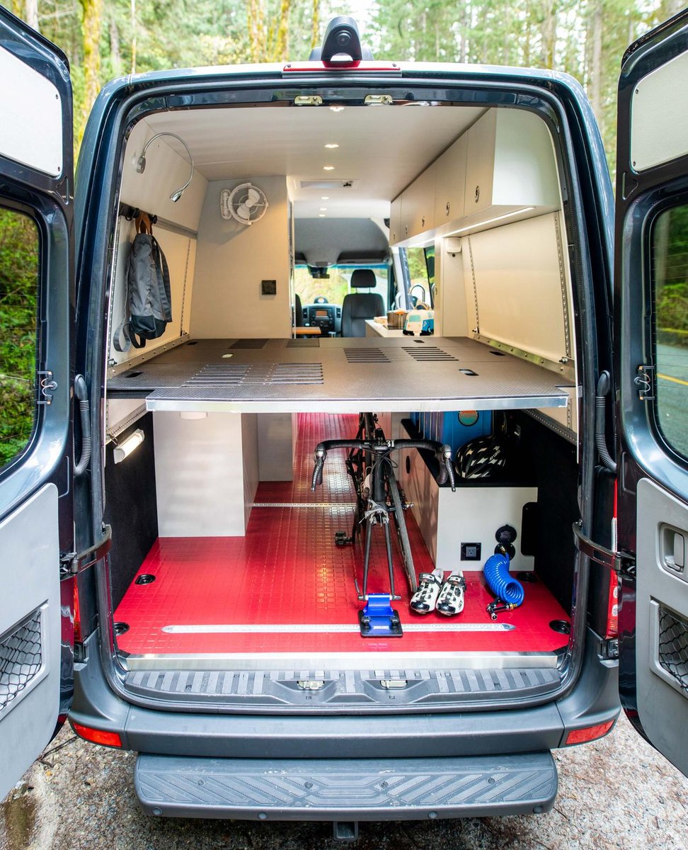 Nomad Vanz tweet media