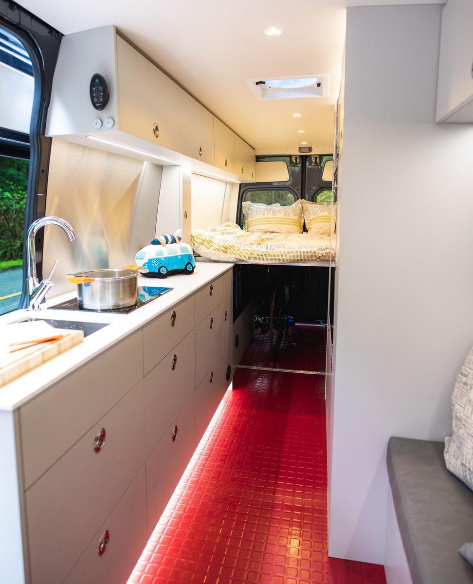 Nomad Vanz tweet media