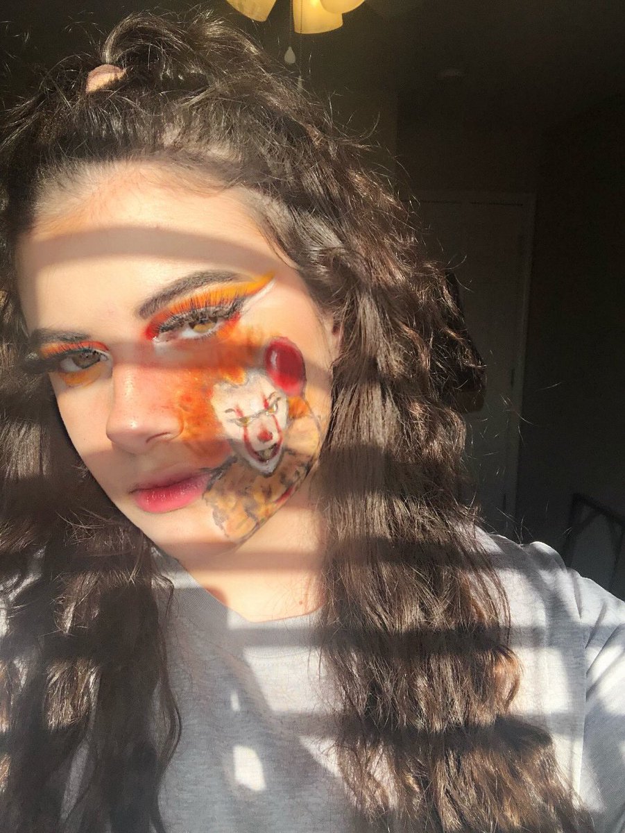 glamwithabi's tweet photo. Hiya @JeffreeStar quick question, can I sneak onto your PR list? I know sneaking implies not asking but I thought I’d be nice. 💕 https://t.co/oTCX6Xtdn7