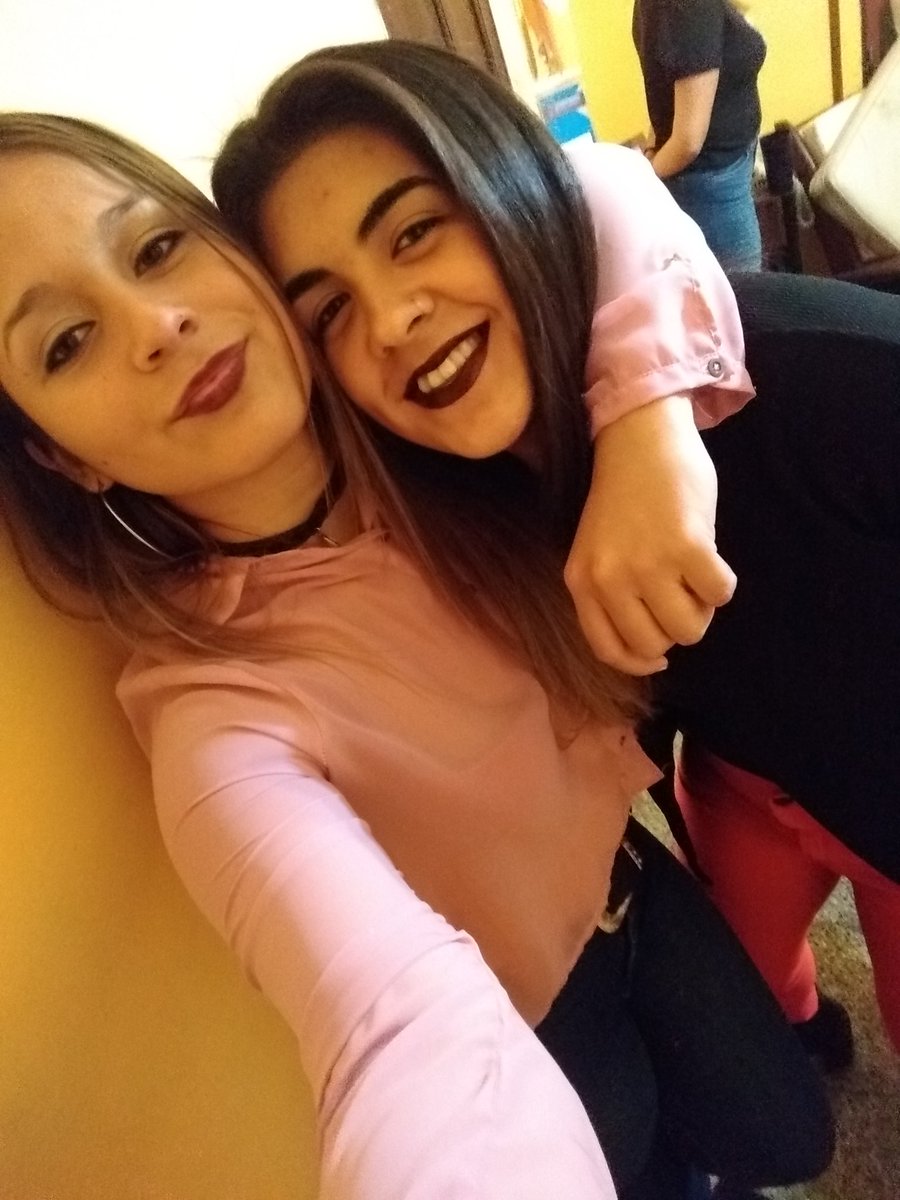 SoraDiaz10's tweet photo. Te amo negra💞 @CandelaOrtega09
(La camisa no llegó a West)😭 https://t.co/xcEI4cXl3c