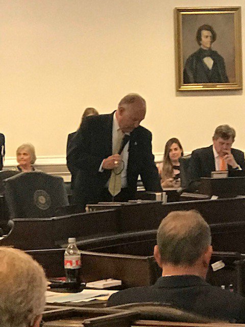 SenBrentJackson's tweet photo. This evening, the NC Senate voted to pass the 2019 North Carolina Farm Act. This bill will continue to support our state's number one industry and allow for it to grow. Thank you to my colleagues and staff for their hard work on behalf of our agricultural community. https://t.co/VykHYuvXSV