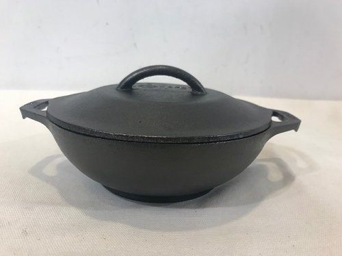 エイアンドエフ Sur Twitter 福岡店でも販売している Lodge のムック本のたくさんの魅力を少しだけだけお伝えします 実物はこんな感じです 底がまるいので均等に火が通りやすく 初心者の方も使いやすいです フタは スキレットカバー 6 1 2 別売り を使用してます
