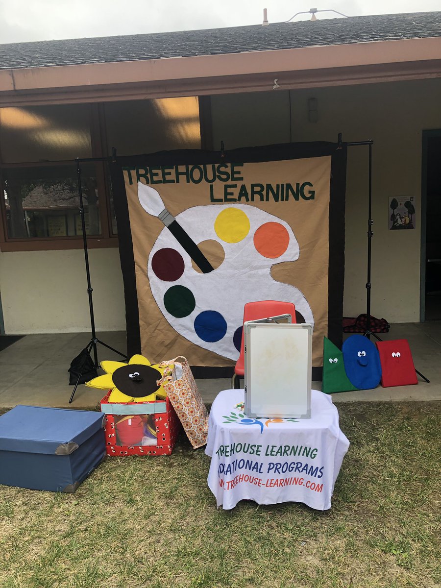 Treehouselearn3's tweet image. It is magic creating secondary colors with Fridah at The Magical Painting Show.@Treehouselearn3 #BayArea #kids #summerfun