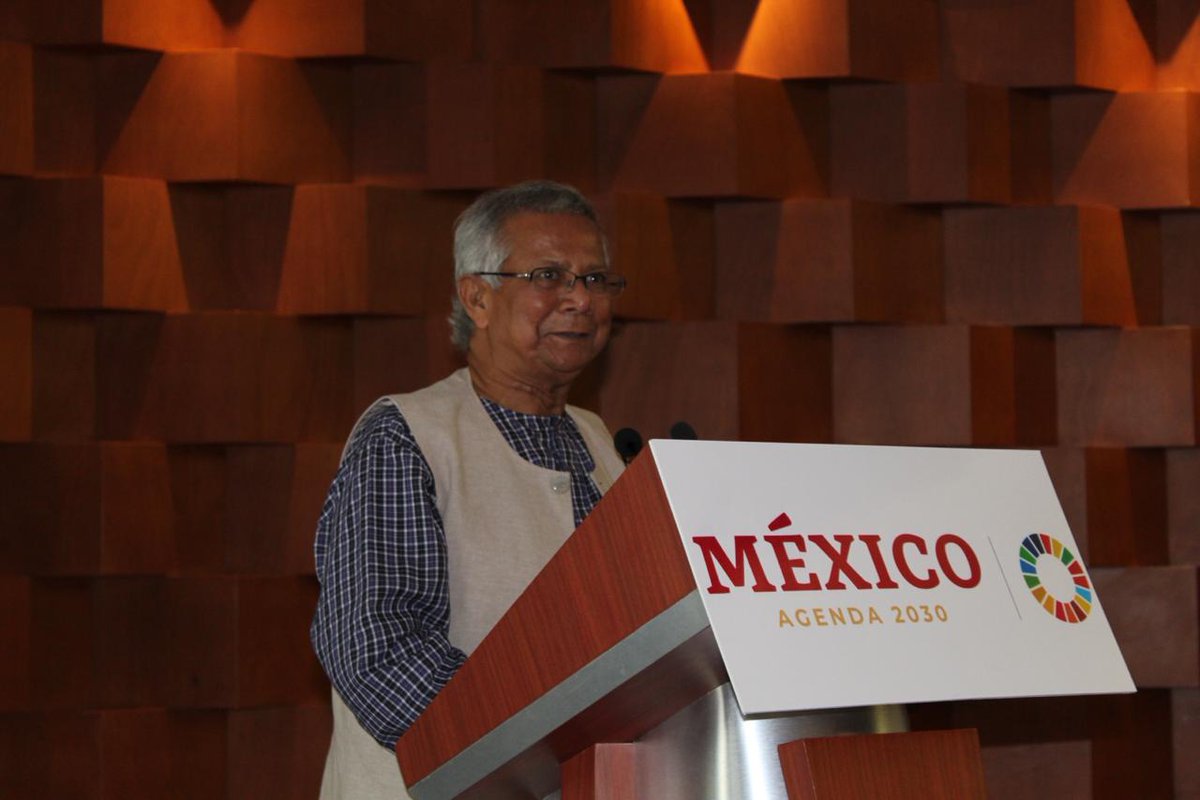 AlexPulidoG's tweet photo. Visión innovadora del Profesor @Yunus_Centre, #Nobel de la Paz 2006.

"Los grandes problemas no son nada, comparados con el poder de resolverlos"; la #tecnología es la gran oportunidad.

#YunusenMéxico #Agenda2030 #yunus #muhammadyunus #México #ConsejoNacional2030MX https://t.co/X95ljMBHuu