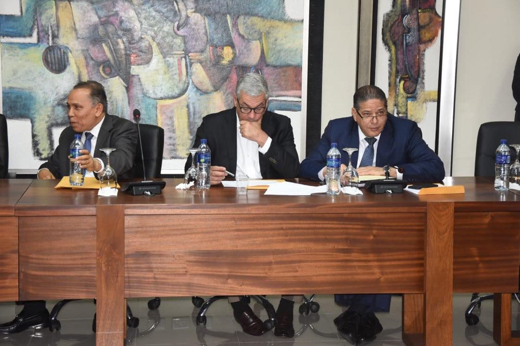 ElicFernandez's tweet photo. Desarrollo de la Reunión del Comité Político del PLD.
#ReunionCPPLD
@ElicFernandez https://t.co/NSNpfZ7tYZ
