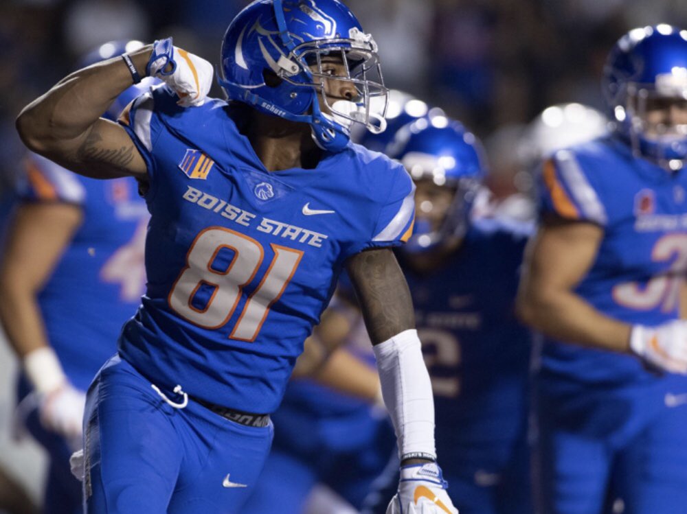 DishawnMisa's tweet photo. I want to Thank @CoachHarsin @SchmeddingJeff @CoachZAlley &amp; coaching staff for having my teammates @ECCrusaders and I train &amp; compete at BSU. Finally it’s an honor &amp; blessing to announce that I have received an offer from @BroncoSportsFB
#BleedBlue #GoBroncos https://t.co/HDsKlC2rRN