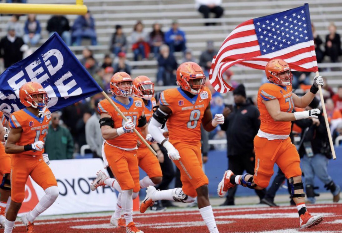 DishawnMisa's tweet photo. I want to Thank @CoachHarsin @SchmeddingJeff @CoachZAlley &amp; coaching staff for having my teammates @ECCrusaders and I train &amp; compete at BSU. Finally it’s an honor &amp; blessing to announce that I have received an offer from @BroncoSportsFB
#BleedBlue #GoBroncos https://t.co/HDsKlC2rRN