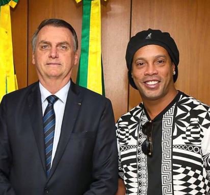 salvemeubrasil's tweet photo. Tirem suas próprias conclusões!!!

Me digas com quem andas e te direi que és!!!

#ReformaDeUmTrilhao 
#ArmasPraQuemQuer 
#LulaLivre (SQN) https://t.co/yRNdxBCNyQ