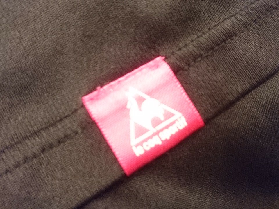 くま ルコックスポルティフというスポーツウェアのブランドがあります 半袖の速乾性のシャツが製品にあるのですが しまむら では5 800円でサカゼンでは4 5000円で売っています 仕様や質感など違いはありますが この価格差はしまむらのはライセンス くま ルコックスポルティフというスポーツウェアのブランドがあります 半袖の速乾性のシャツが製品にあるのですが しまむら では5 800円でサカゼンでは4 5000円で売っています 仕様や質感など違いはありますが この価格差はしまむらのはライセンス