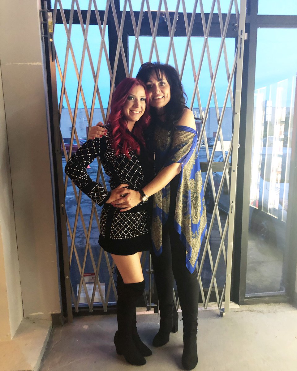 This woman’s energy is one of a kind, she’s such a great human with a very kind soul that is super talented! 
Cheers to life @arlenequinnmusic ❤️#CMAOntario #womenincountry #countrymusic
<a href="/theCMAOntario/">theCMAOntario</a>