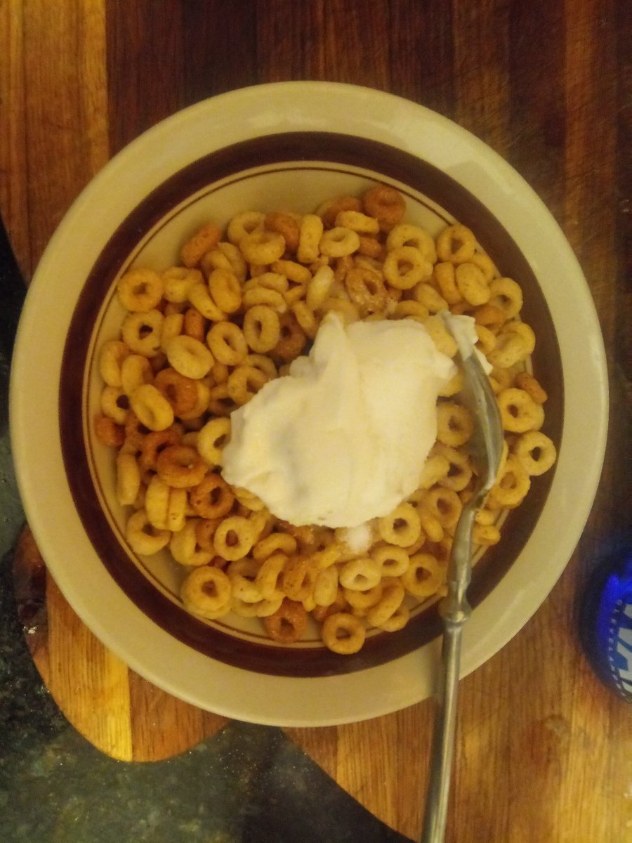 RogerBlazic's tweet photo. Ghetto Chef

Fake Honey Nut Cheerios 
[Food Bank]

1% Milk
[Food Bank]

Yogurt - Strawberry and Rhubarb
[Food Bank]

Sugar
[McDonald's]

Toss thoroughly.

Yum

#GhettoChef
#GhettoHeights
#Black https://t.co/q1oSbcabHp