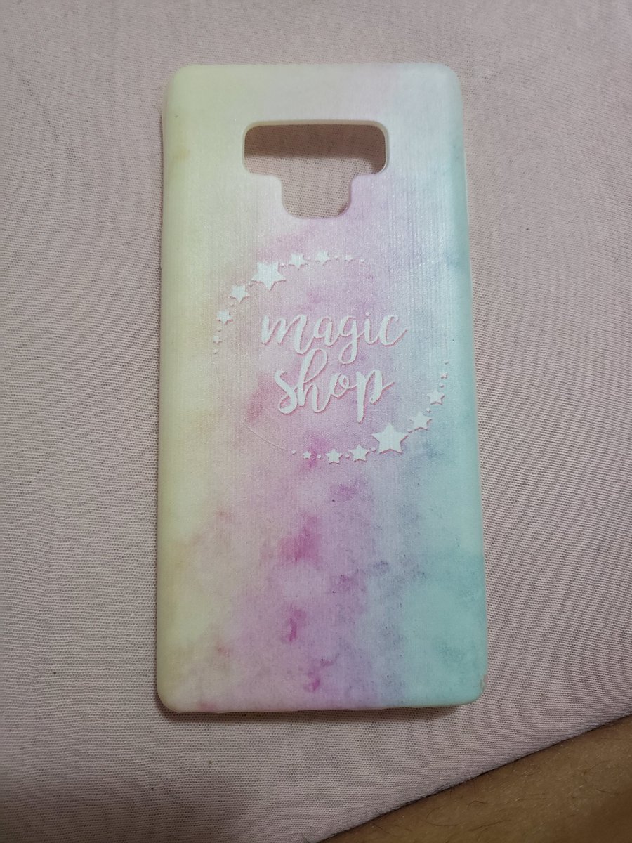 biapaulalion's tweet photo. Minhas capinhas chegaram hoje!!!! Elas são umas das coisas mais bonitas desse mundo todo💜💜💜 obrigada @storeboards https://t.co/MdDYrsBWUd