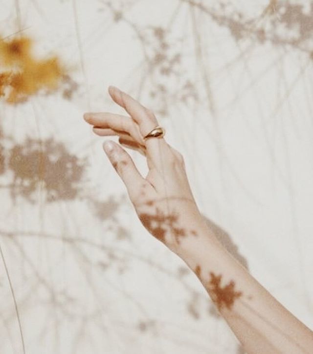 HORMONE Q&amp;A
:
Everything you asked about hormones is now up on the blog! You all had a tonne of questions about the contraceptive pill so I’m going to do a separate post focusing of that this week... 😜
:
To check out the post, head to the link in my … bit.ly/2ZsM7xq