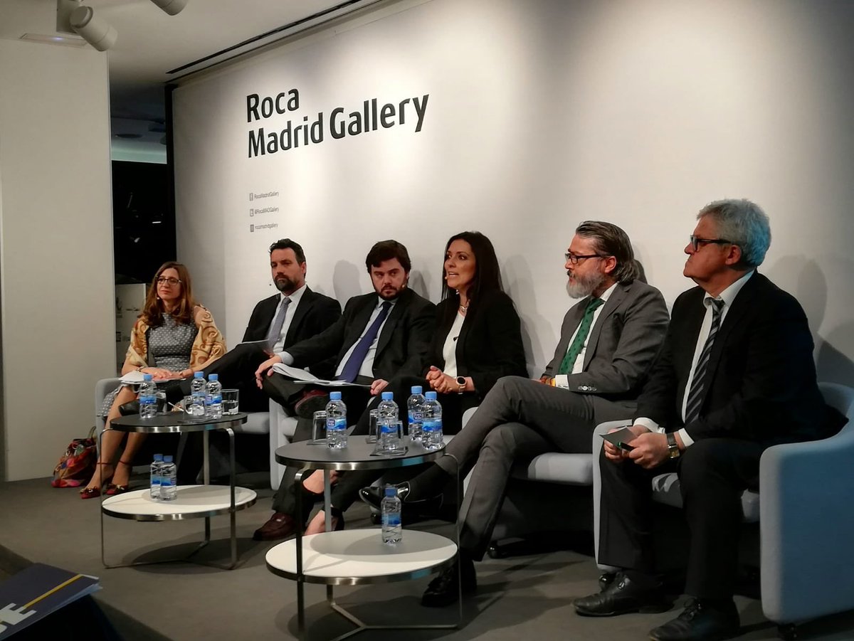 BorjaGIglesias's tweet photo. ⏰#BuenosDías amigos☀️🌍!
Un honor y privilegio haber participado en el FORO SMART CITY organizado por el diario EL ESPAÑOL...sin duda una gran experiencia compartir ponencia al lado de estos grandes profesionales.
#FelizMartes #SmartCity #ElEspañol #SmartCityConcept https://t.co/ziZSGTysJ7