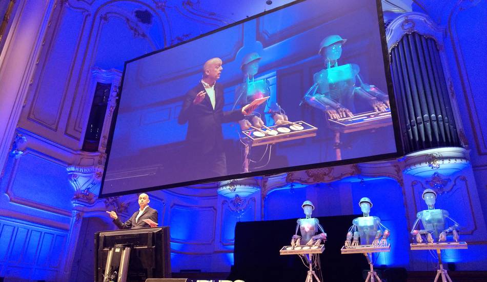 furhatrobotics's tweet photo. Furhat - or actually, 4 of them! - recently made an appearance at @TEDxHamburg's event “Prototyping Tomorrow”. We love this pic of @Hakanlidbo's Robot Band!
What do you mean you've never seen a robot band? Stay tuned for the video! 😉 #FurhatCreators https://t.co/FBukV9L3AZ https://t.co/vtDzL1kW1E