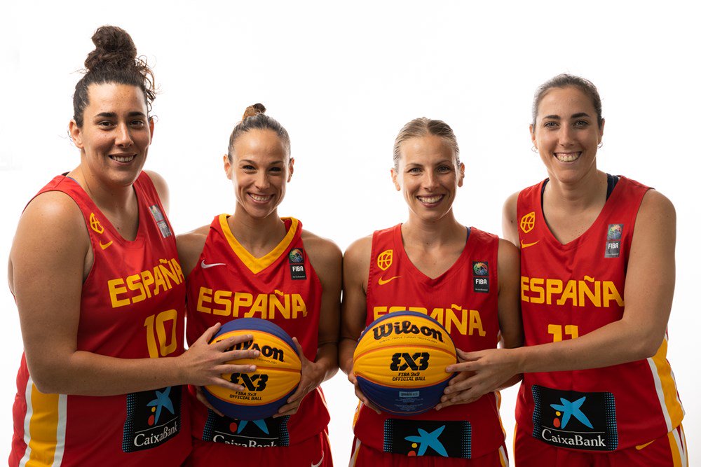 BaloncestoESP's tweet photo. Comienza la Copa del Mundo @FIBA3x3 y se podrá seguir a la #SelFEM 🇪🇸 por la la app de @LaLigaSports 

🇪🇸🆚🇮🇷
⏰ 09:55 h

🇪🇸🆚🇨🇿
⏰ 11:45 h

📲 iPhone: https://t.co/CQYrXh7lEL                      
📲 Android: https://t.co/sWeHeucrfN https://t.co/n8FbtvDm1k