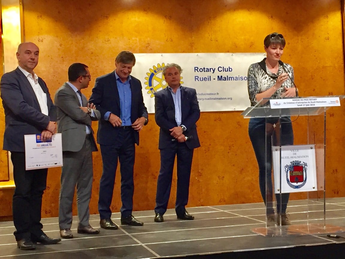 hipip_in's tweet photo. "Il ne faut pas vous voir petits, il faut voir grand. Vous avez tout pour faire de grandes choses avec cette entreprise." Le jury du Rotary Club de Rueil, et l'entreprise GSK, nous ont décerné le prix du Créateur d'Entreprise. Merci pour le prix, et merci de nous avoir compris 😊 https://t.co/f43JLI3hfe
