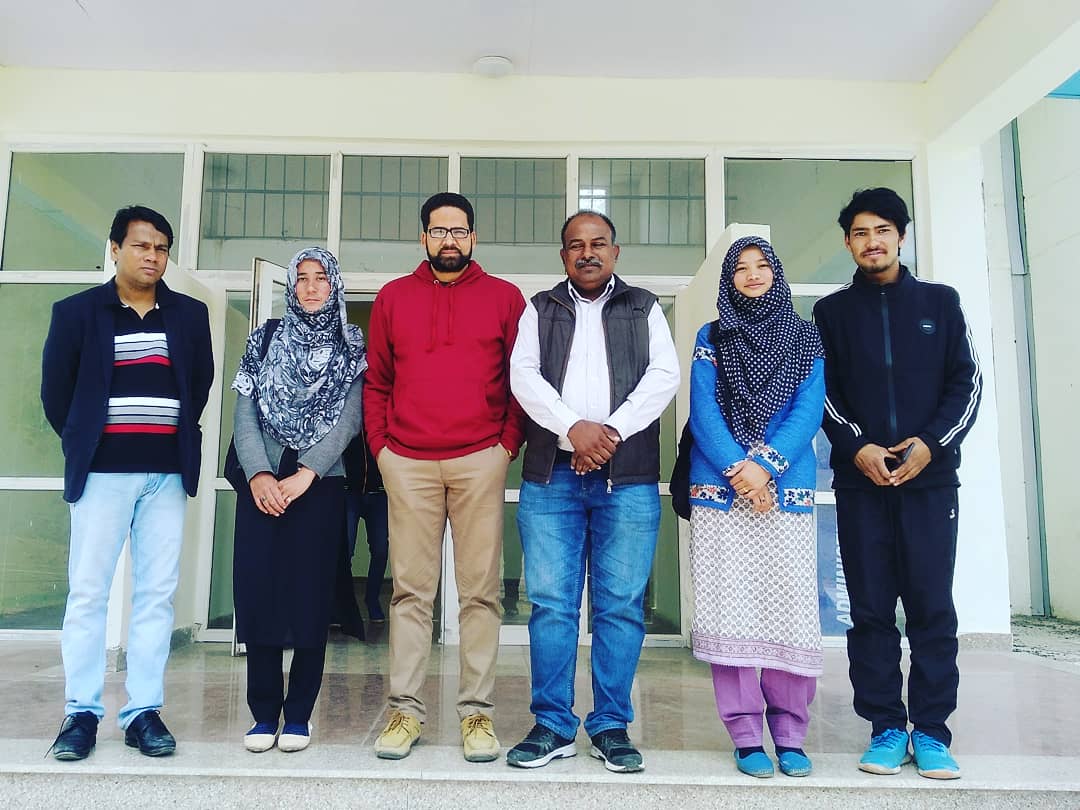 EbadieMohammad's tweet photo. Students of Arabic Dept, Satellite Campus Kargil, UoK interacted with #Prof_Rizwanur_Rahman Chairperson Centre of Arabic &amp; African studies School of language Literature and cultural studies JNU NEW DELHI.
@UmarKhalidJNU
@Shehla_Rashid
@kanhaiyakumar 
✊ JNU ZENDABAD ✊
17/06/2k19 https://t.co/n7R5aSoXbP
