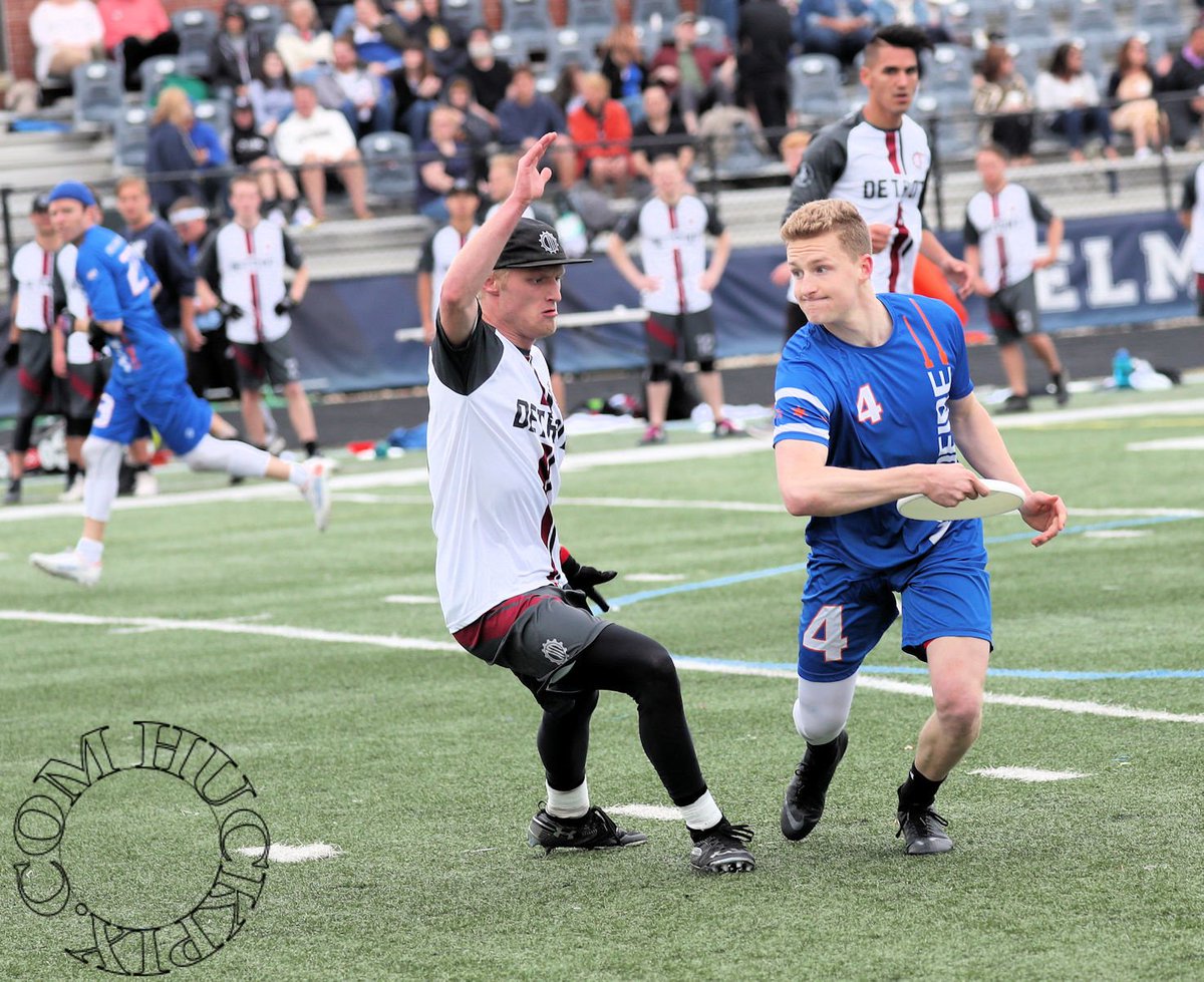 Pix posted <a href="/detroitmechanix/">Detroit Mechanix</a> vs  @WildfireChicago huckpix.com/audl/2019/detw…