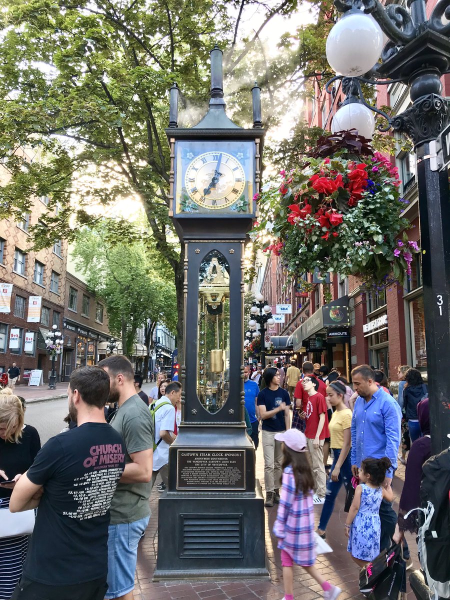 First #beer in @Canada @CityofVancouver Cheers all #lamplighter in #gastown @gastown @Steamclock_Van #vacation #traveling #adventures