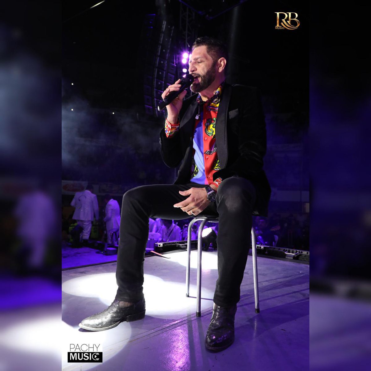 HugoMar48633264's tweet photo. @panchobarrazaoficial #elpoetadelamor 🌹La Monumental Plaza De Toros 2019 Tijuana Baja California 🔥 @rbmusicoficial @ricardo_bobadilla_ @panchobarrazaoficial 
.
.
.
#panchobarraza #elpoetadelamor #lamonumental #plazadetoros #tijuanabajacalifornia #tourunsueño #gira2019 https://t.co/bZob2yM2kG