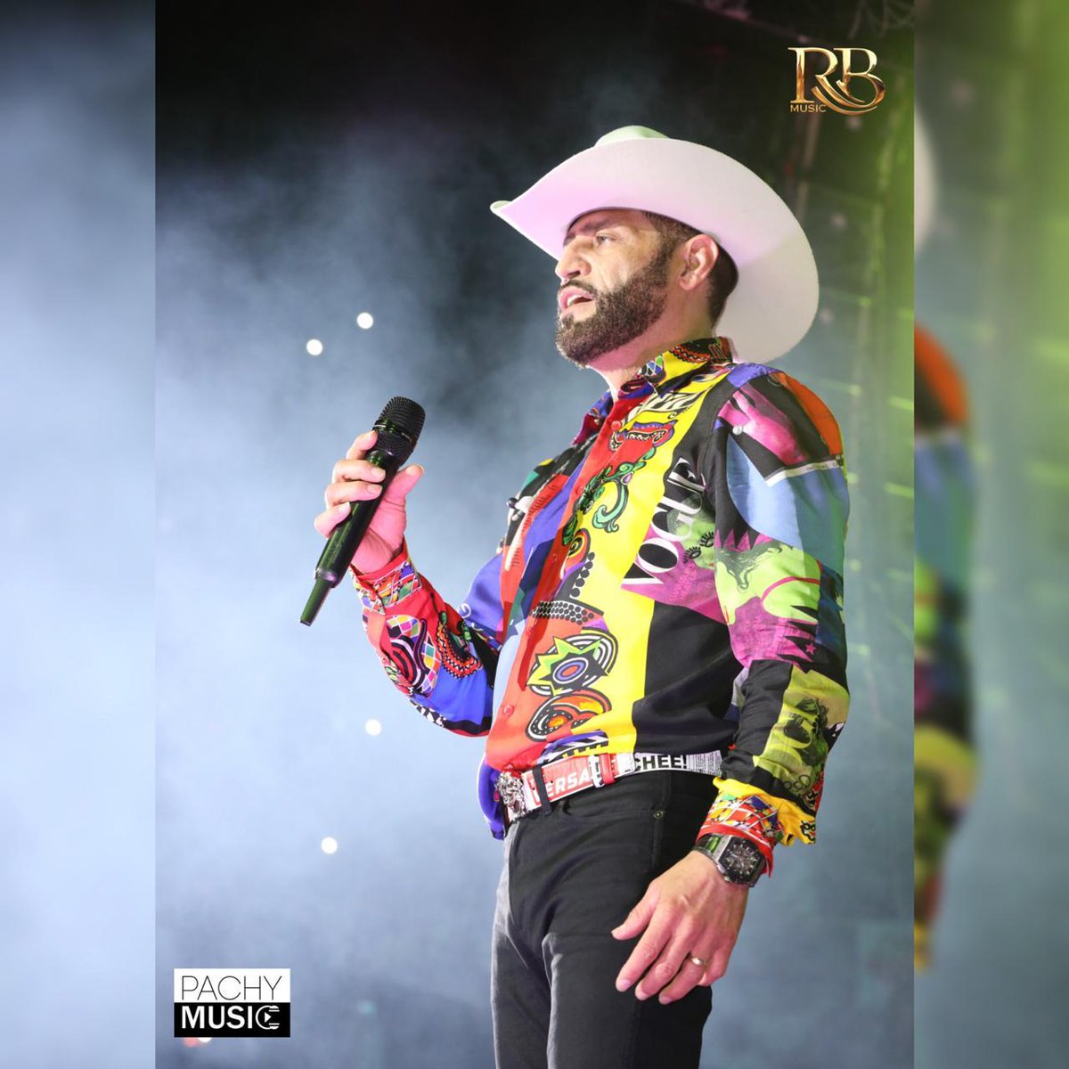 HugoMar48633264's tweet photo. @panchobarrazaoficial #elpoetadelamor 🌹La Monumental Plaza De Toros 2019 Tijuana Baja California 🔥 @rbmusicoficial @ricardo_bobadilla_ @panchobarrazaoficial 
.
.
.
#panchobarraza #elpoetadelamor #lamonumental #plazadetoros #tijuanabajacalifornia #tourunsueño #gira2019 https://t.co/Ou3Zchai0a