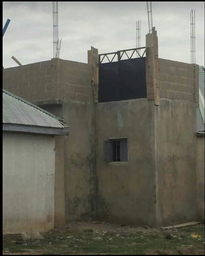 Segunation's tweet image. Gateman needed.
Qualifications: higher degree.
#NormalMisbehaviour