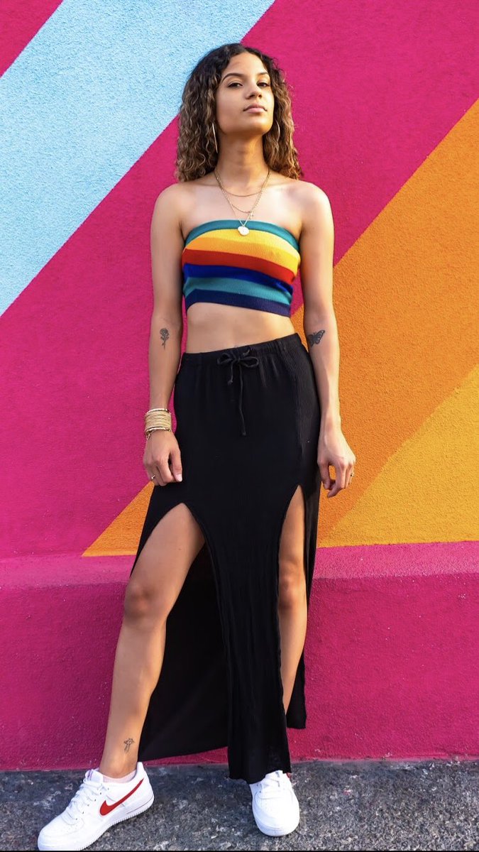 Naelynn_0427's tweet image. “Be sassy like Ariana grande”
Me: I don’t like Ariana grande..