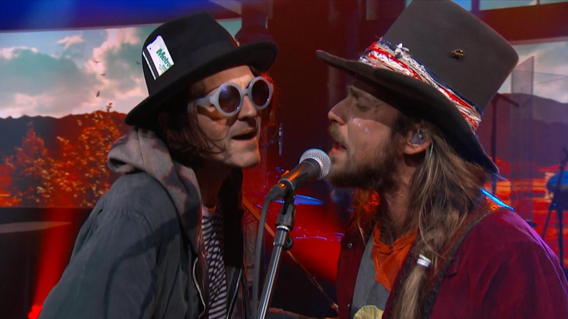 colbertlateshow's tweet photo. .@lukasnelson and his brother Micah Nelson perform βBad Caseβ on the Late Show! #LSSC https://t.co/kRKxWZ4l7g