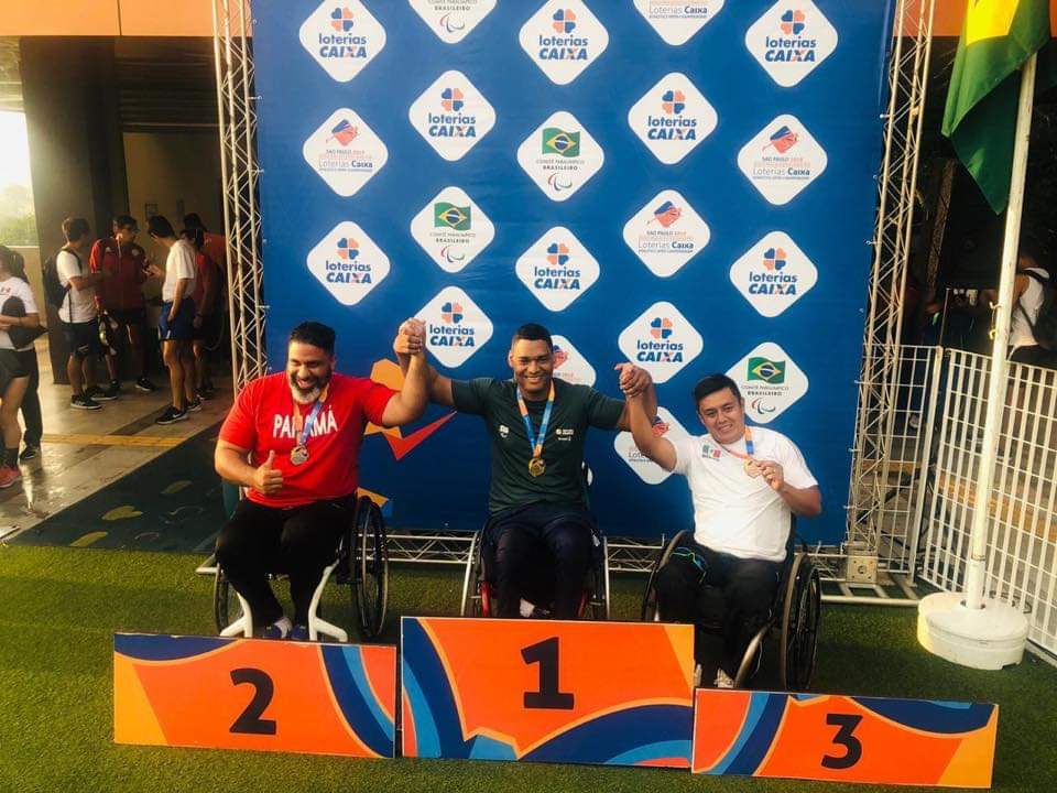 ADESSIREM1's tweet photo. Gran Prix Loterías Caixa, Sao Paulo Brasil, José Angel Archer  F56 disco 2do lugar y 3er lugar del ranking de América, Johnatan Abel Salinas 3er lugar bala F54 y 2do lugar del ranking de América, Entrenador Ivan Rodriguez. #deporteadaptado #mexiquenses #adessirem #paraatletismo https://t.co/qXLEEODXLE