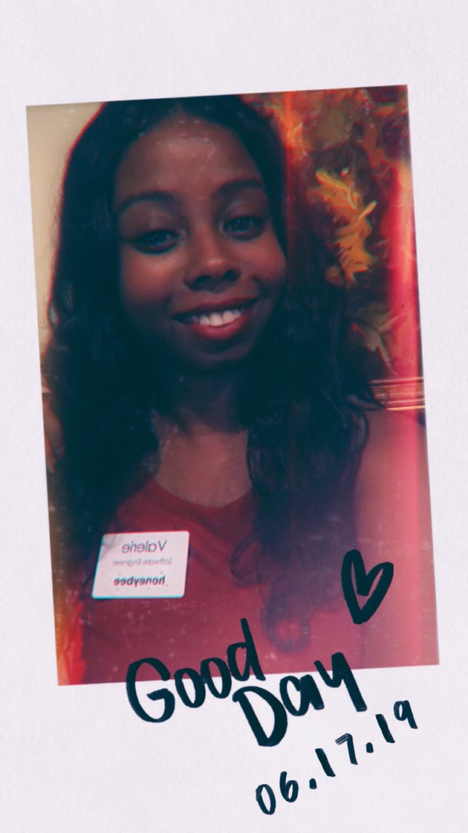 DigitalBlkHippy's tweet image. And today was my first day as a senior software engineer 👸🏾🌻