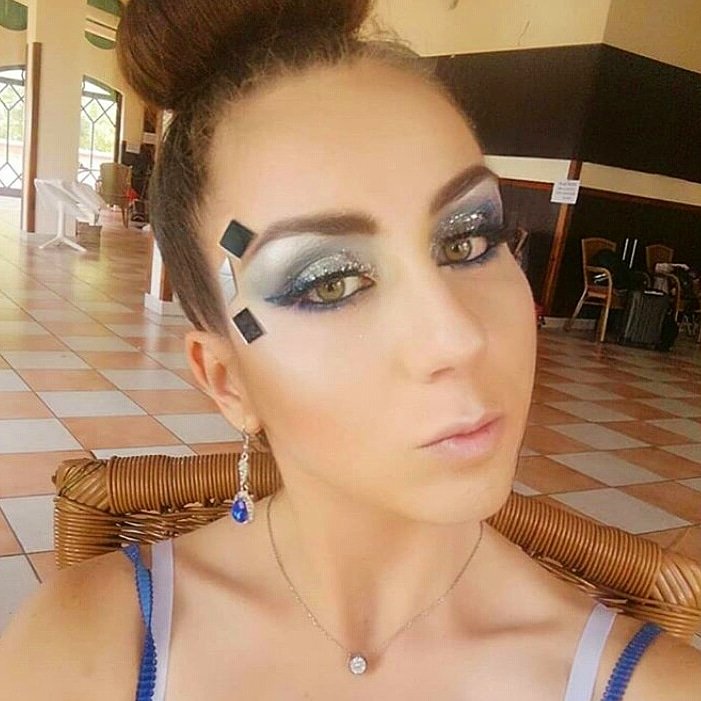 CaiazzoMua's tweet photo. * Anna Teresa *
#MAKEUP #MAKEUPARTIST #ARTUROCAIAZZO #STUDITELEVISIVI #MODA #NAPOLI #HUDABEAUTY #ANASTASIABEVERLYHILLS #SEPHORA #DIRECTORMAKEUP #GIRL #PHOTOGRAPHER #LADY #NAPOLI #VILLALITERNO #SANGIUSEPPEVESUVIANO #CASERTA #GIRLMAKEUP #ILOVEMYJOB #TRUCCATORIITALIANI #futuremakeup https://t.co/XvEfPXNtWx