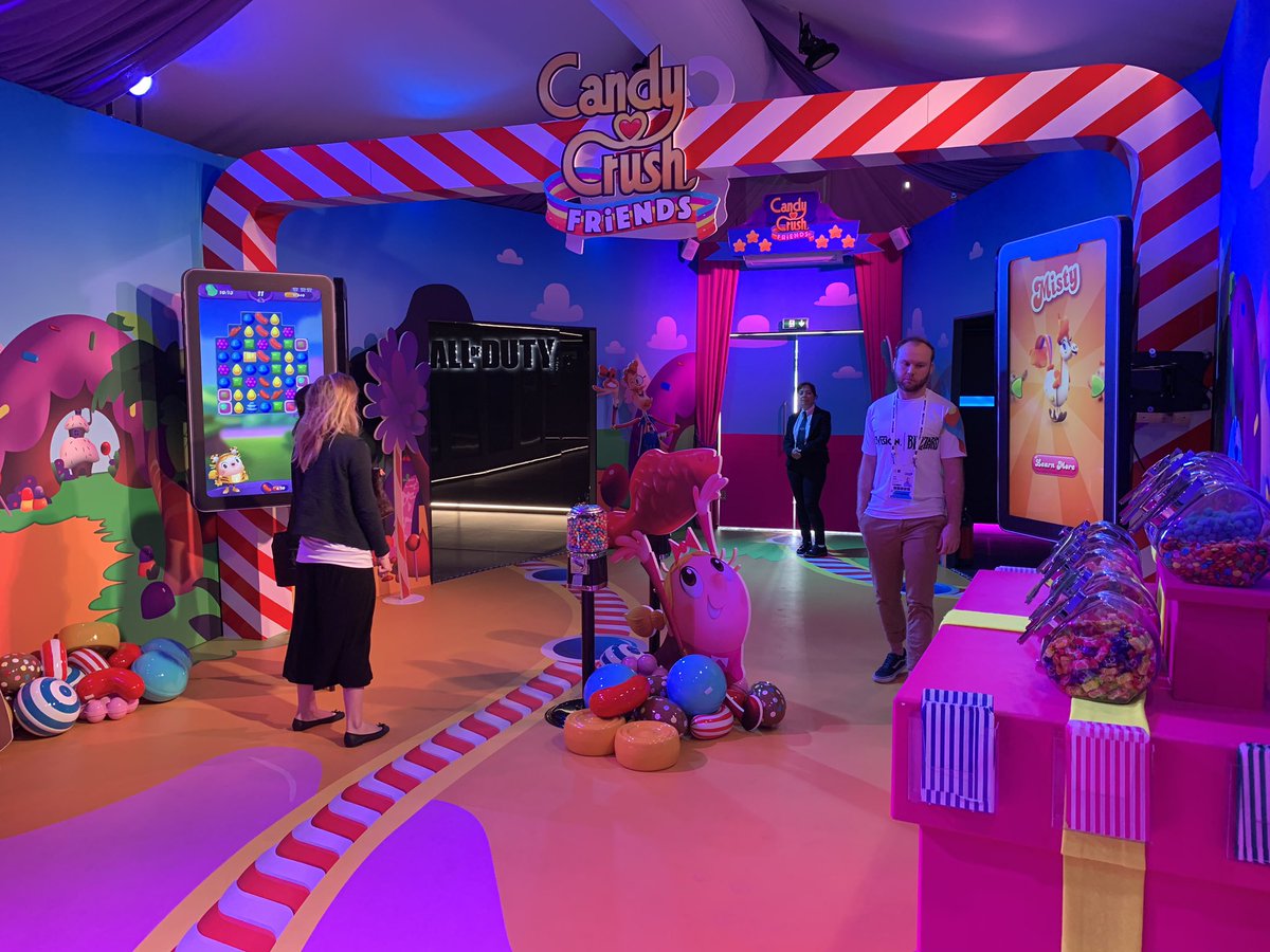 dbajec's tweet image. Up and out early checking out the @Blizzard_Ent booth at Cannes, league play, in-game rewards &amp;amp; ads for play all part of thier future growth. #Canneslion2019 #IBMiX #GamersRiseUp