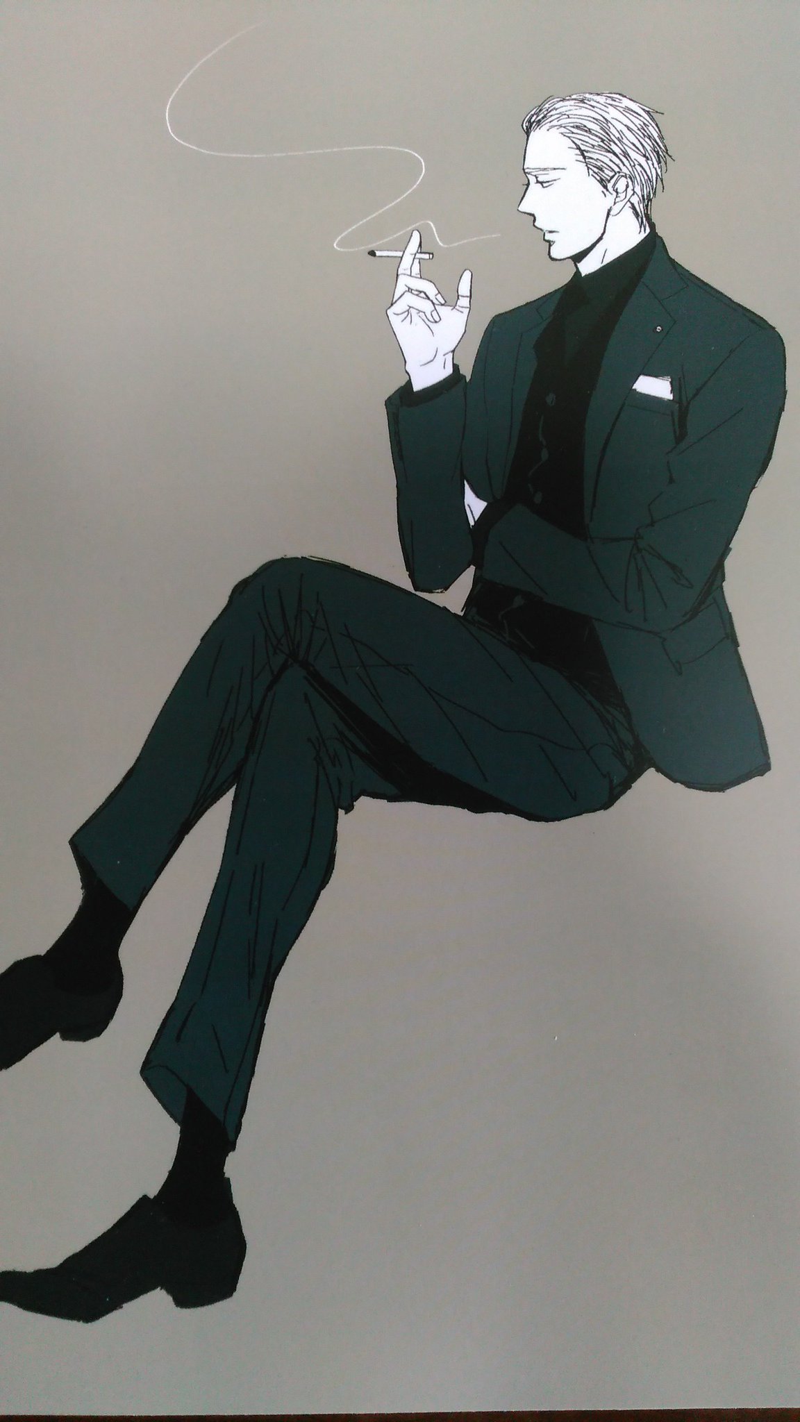 Keito 矢代様は常に紙煙草のガラム 甘い臭いのガラム と思っていたら 電子タバコ吸ってるやん