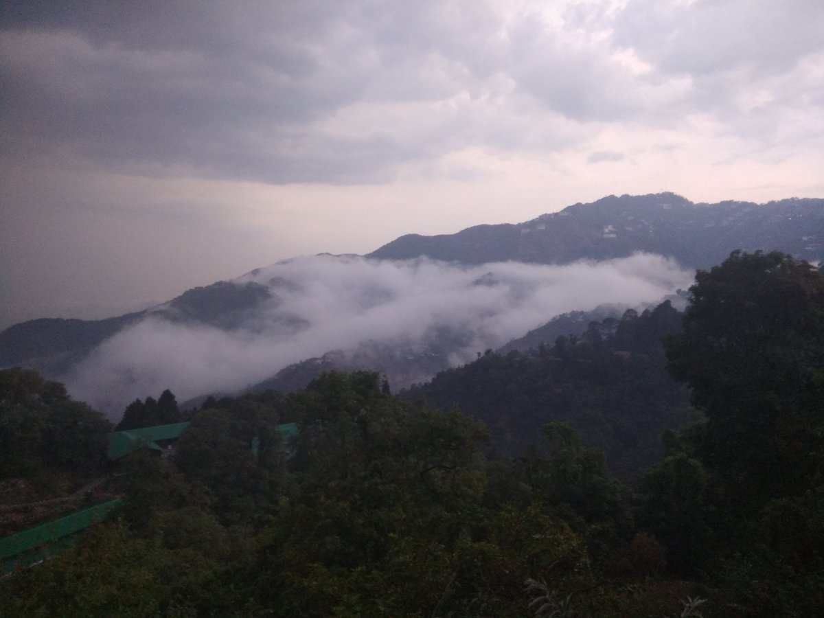 avinash_the_cop's tweet photo. It's all #AboutLast #evening at #mussoorie #Uttarakhand #raining https://t.co/xOKx4l7PPk
