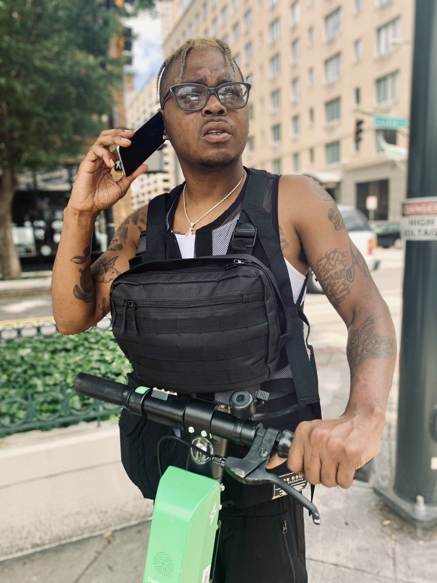 BodegaTeezy's tweet photo. I mean somebody had to get the job done @limebike x #BirthdayBashWeekend #PromoRun ๐๐พโโ๏ธ๐๐พโโ๏ธ๐๐พโโ๏ธ https://t.co/Ob0ilEqJYm