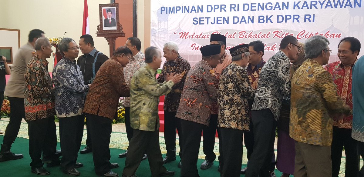 Wakil Ketua DPR RI Dr. Agus Hermanto menghadiri acara Halal Bihalal Pimpinan DPR RI dengan Pejabat dan Pegawai Sekretariat Jenderal dan Badan Keahlian DPR RI.