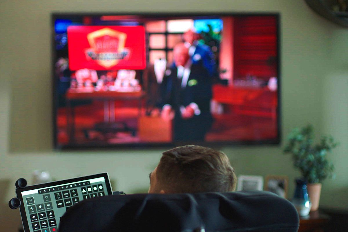 FlashTweet's tweet image. 8️⃣🚀[#Futurs]  
Oubliez la télécommande : changez de chaînes avec vos yeux   buff.ly/2FcqeLi v/ @TheVerge 

💬 Le câblo-opérateur américain Comcast précurseur sur le #eyecontrol

#TV #TechForGood 

#FlashTweet ⚡️#Rt pour donner du sens
