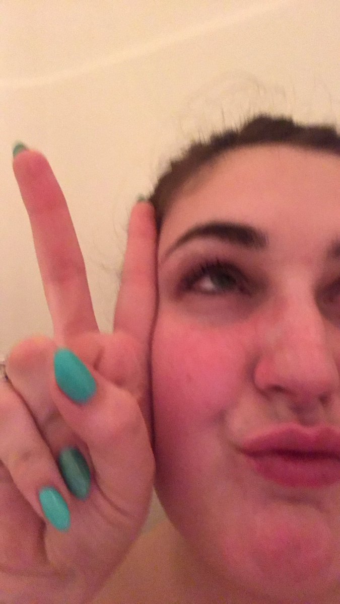 KayyMcCormack's tweet photo. Hey it me. High again in the bath while my spring rolls cook❤️ https://t.co/8bPglNsulv