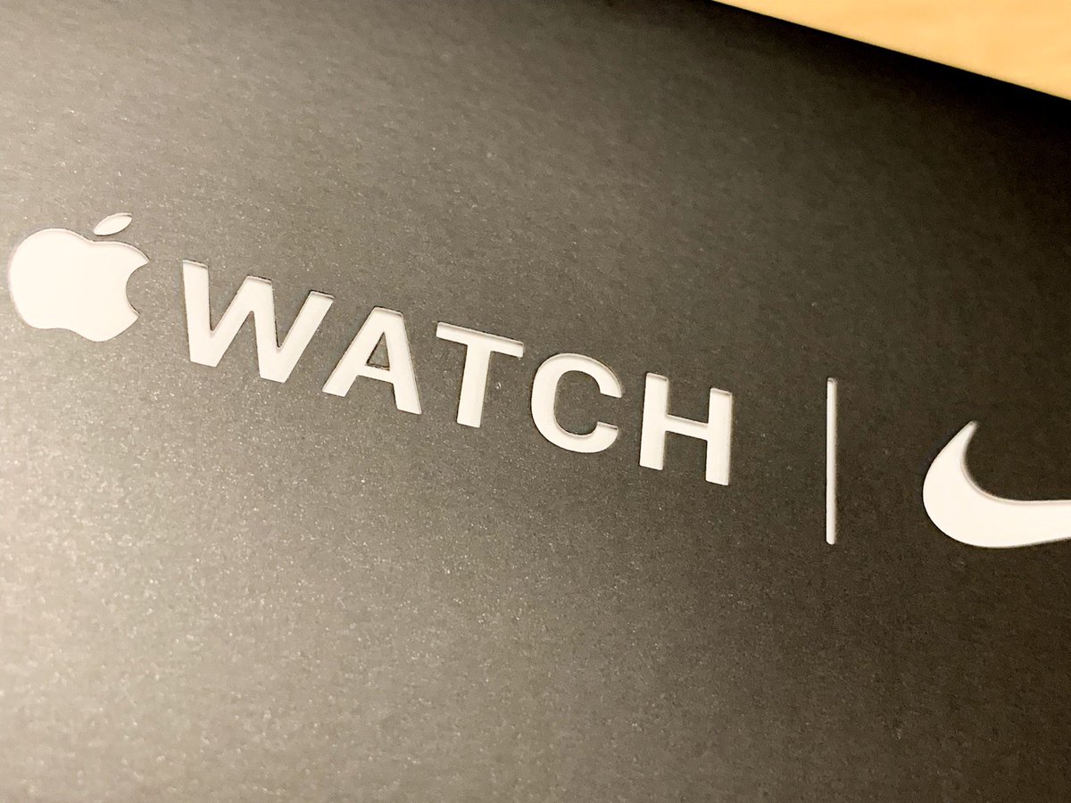 皐月早苗 Vrchatやドールやゲーム Apple Watch Series 4 今更ながら買っちゃった 布製のスポーツループバンドなんて出てたんだ 他のバンドよりフィット感があって良いかもと それとやっぱり画面が大きくなったのが良いね これで運動がんばるよ