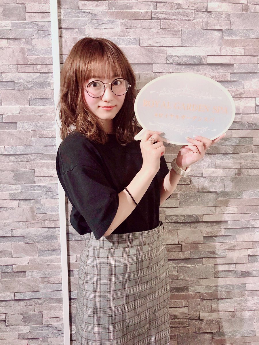 ROYALGARDENSPAS's tweet photo. お店に真っ白なキャンバスの三浦菜々子さんがご来店しました💆🏼

いつもありがとうございます✨

#三浦菜々子
#真っ白なキャンバス
#ロイヤルガーデンスパ
#royalgardenspa https://t.co/ZMfUYls6TG
