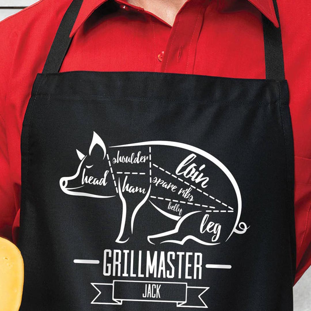Instajunction's tweet photo. Let everyone know who the ultimate Grillmaster is with these fun, personalised aprons!

Shop our full range, including aprons for all ages at:
https://t.co/0eKmFlqhNe
https://t.co/XtRqgbrWoe

#bbq #personalisedgifts #menswear #bbqapron #aprons #personalisedapron https://t.co/GwcK2sLlU2