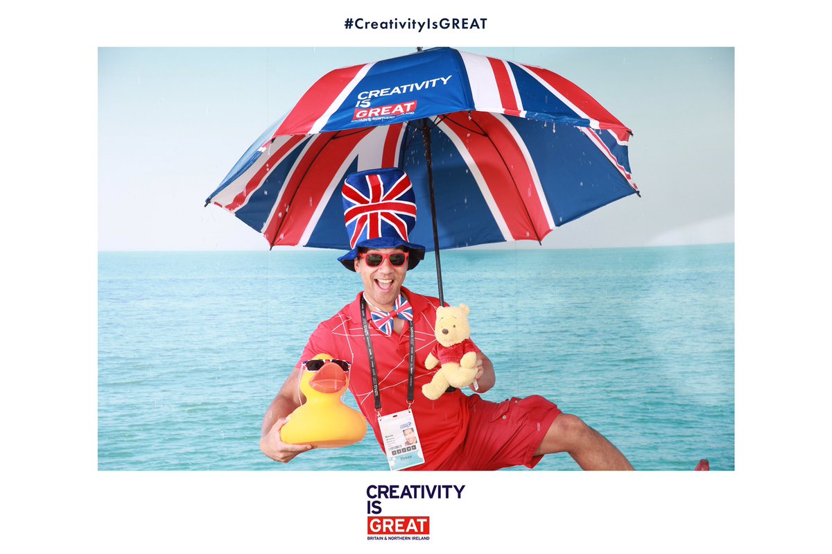 ☔️🇬🇧 Singing in the rain at the #CreativityIsGREAT Photobooth at #CannesLions with @ad_association @L_Pbusiness @Framestore @tradegovuk @MCSaatchiLondon @clearchanneluk @newsworks_uk @4SalesUK