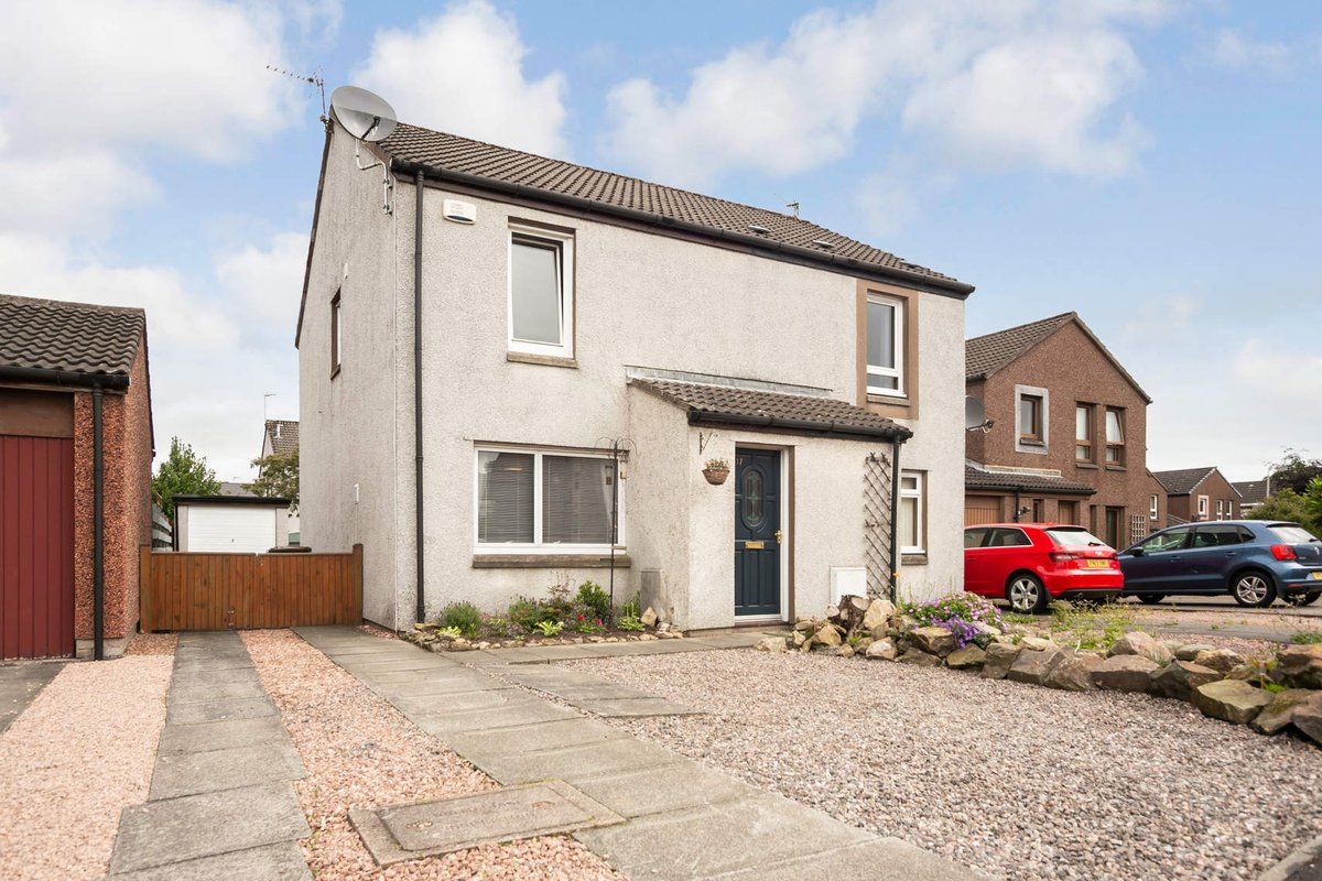 KinrossMorgans's tweet photo. #SOLD stcm
17 Beveridge Place, Kinross proved very popular and sold within the week. #weloveselling
If you'd like to be added to our mailing list give us a call on 01577 863424 https://t.co/nuoa3KL9oC